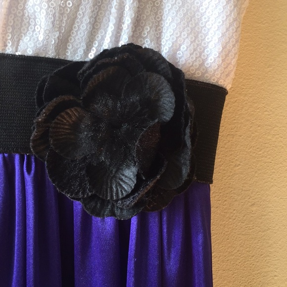 Dress - Picture 3 of 4